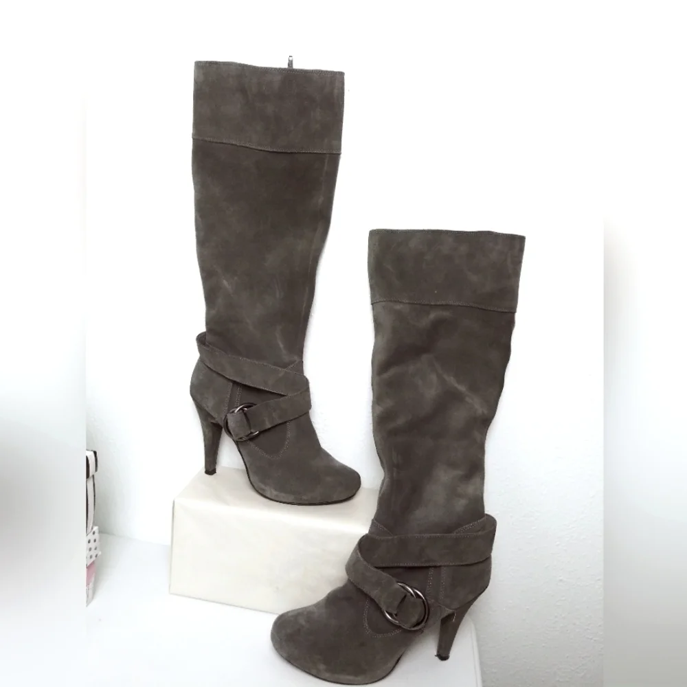 Steve Madden 10 Gray Suede Knee High Boots Heel